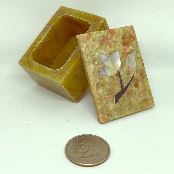 Small Jewelry box - Picture 1 of 5